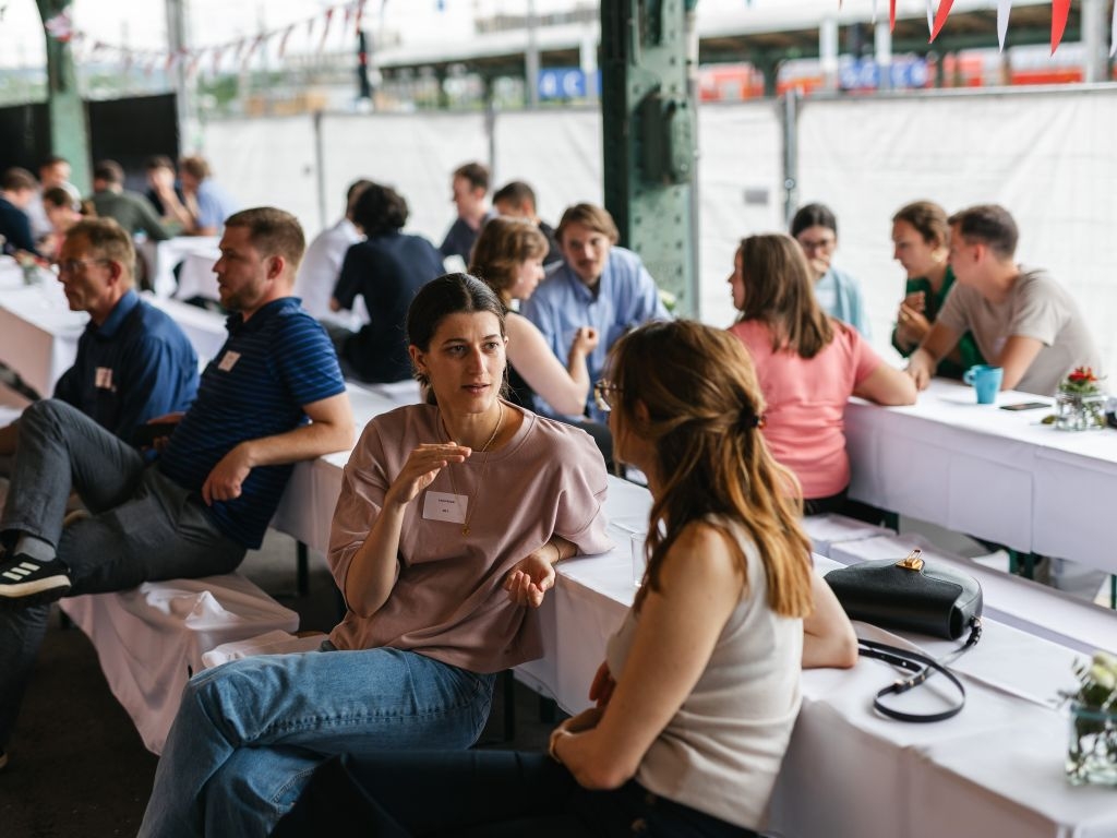 GTO 2025: Mitarbeitende beim Mittagessen
