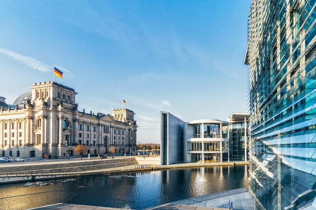 Panoramablick auf das Regierungsviertel in Berlin