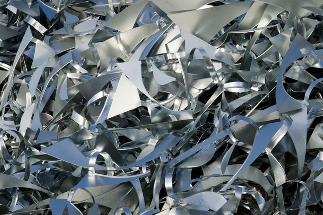 Reste von Aluminium auf einem Haufen 