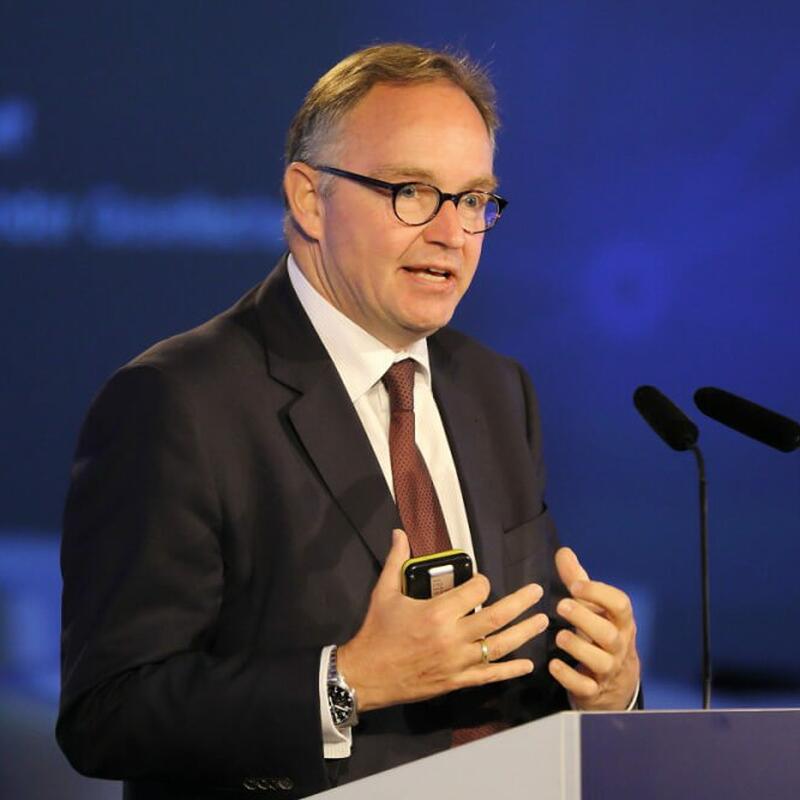 Christian Böllhoff bei einer Studienpräsentation beim Zukunftsrat der Bayerischen Wirtschaft in München 2018