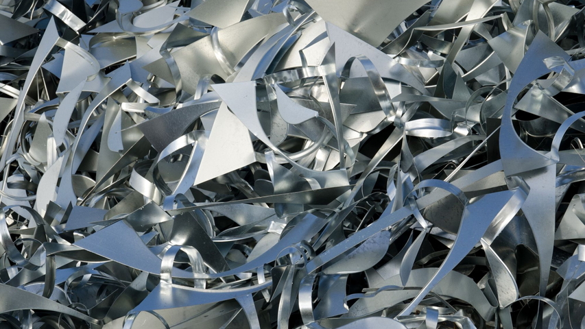 Reste von Aluminium auf einem Haufen 